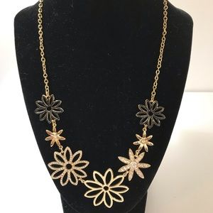 NWT Amrita Singh Gold Floral Statement Necklace
